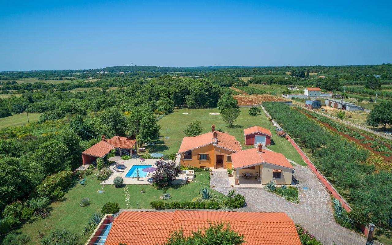 Willa Hacienda Rosemary Muntić Zewnętrze zdjęcie